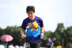 BIB: 60421
                            <button type="button" onclick="openModal(5127874)" class="btn btn-primary btn-sm float-right btn-popup" data-toggle="modal" data-target=".modal-high-quality">
                        <i class="fas fa-shopping-cart"></i> Add to Cart
                    </button>
                                            <button type="button" onclick="isThisMe(5127874, true)" class="btn btn-success btn-sm float-right btn-popup btn-isme hidden" data-toggle="tooltip" data-placement="bottom" title="นี่คือรูปของคุณใช่ไหม คลิกที่นี่เพื่อเอาเข้าอัลบั้ม">
                        <i class="fas fa-plus"></i> Add to album
                    </button>
                    <button type="button" onclick="isThisMe(5127874, false)" class="btn btn-warning btn-sm float-right btn-popup btn-isnotme hidden">
                        <i class="fas fa-ban"></i> Remove from album
                    </button>