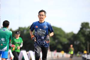 BIB: 0774, 
                            <button type="button" onclick="openModal(5105100)" class="btn btn-primary btn-sm float-right btn-popup" data-toggle="modal" data-target=".modal-high-quality">
                        <i class="fas fa-shopping-cart"></i> Add to Cart
                    </button>
                                            <button type="button" onclick="isThisMe(5105100, true)" class="btn btn-success btn-sm float-right btn-popup btn-isme hidden" data-toggle="tooltip" data-placement="bottom" title="นี่คือรูปของคุณใช่ไหม คลิกที่นี่เพื่อเอาเข้าอัลบั้ม">
                        <i class="fas fa-plus"></i> Add to album
                    </button>
                    <button type="button" onclick="isThisMe(5105100, false)" class="btn btn-warning btn-sm float-right btn-popup btn-isnotme hidden">
                        <i class="fas fa-ban"></i> Remove from album
                    </button>