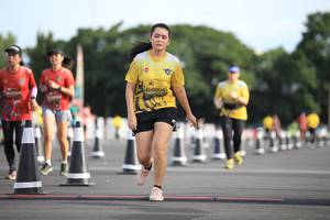 BIB: 0904
                            <button type="button" onclick="openModal(4974957)" class="btn btn-primary btn-sm float-right btn-popup" data-toggle="modal" data-target=".modal-high-quality">
                        <i class="fas fa-shopping-cart"></i> Add to Cart
                    </button>
                                            <button type="button" onclick="isThisMe(4974957, true)" class="btn btn-success btn-sm float-right btn-popup btn-isme hidden" data-toggle="tooltip" data-placement="bottom" title="นี่คือรูปของคุณใช่ไหม คลิกที่นี่เพื่อเอาเข้าอัลบั้ม">
                        <i class="fas fa-plus"></i> Add to album
                    </button>
                    <button type="button" onclick="isThisMe(4974957, false)" class="btn btn-warning btn-sm float-right btn-popup btn-isnotme hidden">
                        <i class="fas fa-ban"></i> Remove from album
                    </button>