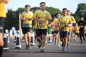 BIB: 940, 0122
                            <button type="button" onclick="openModal(4959148)" class="btn btn-primary btn-sm float-right btn-popup" data-toggle="modal" data-target=".modal-high-quality">
                        <i class="fas fa-shopping-cart"></i> Add to Cart
                    </button>
                                            <button type="button" onclick="isThisMe(4959148, true)" class="btn btn-success btn-sm float-right btn-popup btn-isme hidden" data-toggle="tooltip" data-placement="bottom" title="นี่คือรูปของคุณใช่ไหม คลิกที่นี่เพื่อเอาเข้าอัลบั้ม">
                        <i class="fas fa-plus"></i> Add to album
                    </button>
                    <button type="button" onclick="isThisMe(4959148, false)" class="btn btn-warning btn-sm float-right btn-popup btn-isnotme hidden">
                        <i class="fas fa-ban"></i> Remove from album
                    </button>