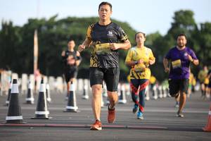 BIB: 0354
                            <button type="button" onclick="openModal(4954990)" class="btn btn-primary btn-sm float-right btn-popup" data-toggle="modal" data-target=".modal-high-quality">
                        <i class="fas fa-shopping-cart"></i> Add to Cart
                    </button>
                                            <button type="button" onclick="isThisMe(4954990, true)" class="btn btn-success btn-sm float-right btn-popup btn-isme hidden" data-toggle="tooltip" data-placement="bottom" title="นี่คือรูปของคุณใช่ไหม คลิกที่นี่เพื่อเอาเข้าอัลบั้ม">
                        <i class="fas fa-plus"></i> Add to album
                    </button>
                    <button type="button" onclick="isThisMe(4954990, false)" class="btn btn-warning btn-sm float-right btn-popup btn-isnotme hidden">
                        <i class="fas fa-ban"></i> Remove from album
                    </button>