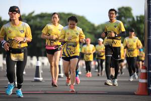 BIB: 0578, 0212
                            <button type="button" onclick="openModal(4964798)" class="btn btn-primary btn-sm float-right btn-popup" data-toggle="modal" data-target=".modal-high-quality">
                        <i class="fas fa-shopping-cart"></i> Add to Cart
                    </button>
                                            <button type="button" onclick="isThisMe(4964798, true)" class="btn btn-success btn-sm float-right btn-popup btn-isme hidden" data-toggle="tooltip" data-placement="bottom" title="นี่คือรูปของคุณใช่ไหม คลิกที่นี่เพื่อเอาเข้าอัลบั้ม">
                        <i class="fas fa-plus"></i> Add to album
                    </button>
                    <button type="button" onclick="isThisMe(4964798, false)" class="btn btn-warning btn-sm float-right btn-popup btn-isnotme hidden">
                        <i class="fas fa-ban"></i> Remove from album
                    </button>