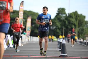 BIB: 0760, 1091
                            <button type="button" onclick="openModal(5122300)" class="btn btn-primary btn-sm float-right btn-popup" data-toggle="modal" data-target=".modal-high-quality">
                        <i class="fas fa-shopping-cart"></i> Add to Cart
                    </button>
                                            <button type="button" onclick="isThisMe(5122300, true)" class="btn btn-success btn-sm float-right btn-popup btn-isme hidden" data-toggle="tooltip" data-placement="bottom" title="นี่คือรูปของคุณใช่ไหม คลิกที่นี่เพื่อเอาเข้าอัลบั้ม">
                        <i class="fas fa-plus"></i> Add to album
                    </button>
                    <button type="button" onclick="isThisMe(5122300, false)" class="btn btn-warning btn-sm float-right btn-popup btn-isnotme hidden">
                        <i class="fas fa-ban"></i> Remove from album
                    </button>