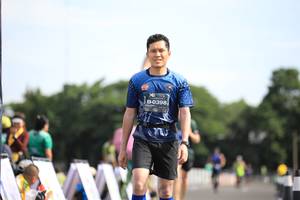 BIB: 0398
                            <button type="button" onclick="openModal(5136526)" class="btn btn-primary btn-sm float-right btn-popup" data-toggle="modal" data-target=".modal-high-quality">
                        <i class="fas fa-shopping-cart"></i> Add to Cart
                    </button>
                                            <button type="button" onclick="isThisMe(5136526, true)" class="btn btn-success btn-sm float-right btn-popup btn-isme hidden" data-toggle="tooltip" data-placement="bottom" title="นี่คือรูปของคุณใช่ไหม คลิกที่นี่เพื่อเอาเข้าอัลบั้ม">
                        <i class="fas fa-plus"></i> Add to album
                    </button>
                    <button type="button" onclick="isThisMe(5136526, false)" class="btn btn-warning btn-sm float-right btn-popup btn-isnotme hidden">
                        <i class="fas fa-ban"></i> Remove from album
                    </button>