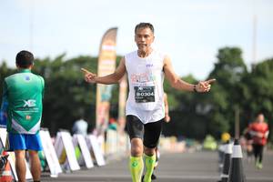 BIB: 0304
                            <button type="button" onclick="openModal(5098179)" class="btn btn-primary btn-sm float-right btn-popup" data-toggle="modal" data-target=".modal-high-quality">
                        <i class="fas fa-shopping-cart"></i> Add to Cart
                    </button>
                                            <button type="button" onclick="isThisMe(5098179, true)" class="btn btn-success btn-sm float-right btn-popup btn-isme hidden" data-toggle="tooltip" data-placement="bottom" title="นี่คือรูปของคุณใช่ไหม คลิกที่นี่เพื่อเอาเข้าอัลบั้ม">
                        <i class="fas fa-plus"></i> Add to album
                    </button>
                    <button type="button" onclick="isThisMe(5098179, false)" class="btn btn-warning btn-sm float-right btn-popup btn-isnotme hidden">
                        <i class="fas fa-ban"></i> Remove from album
                    </button>