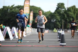 BIB: 1011, 703
                            <button type="button" onclick="openModal(5121241)" class="btn btn-primary btn-sm float-right btn-popup" data-toggle="modal" data-target=".modal-high-quality">
                        <i class="fas fa-shopping-cart"></i> Add to Cart
                    </button>
                                            <button type="button" onclick="isThisMe(5121241, true)" class="btn btn-success btn-sm float-right btn-popup btn-isme hidden" data-toggle="tooltip" data-placement="bottom" title="นี่คือรูปของคุณใช่ไหม คลิกที่นี่เพื่อเอาเข้าอัลบั้ม">
                        <i class="fas fa-plus"></i> Add to album
                    </button>
                    <button type="button" onclick="isThisMe(5121241, false)" class="btn btn-warning btn-sm float-right btn-popup btn-isnotme hidden">
                        <i class="fas fa-ban"></i> Remove from album
                    </button>