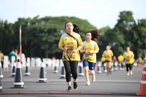 BIB: 0992
                            <button type="button" onclick="openModal(5082033)" class="btn btn-primary btn-sm float-right btn-popup" data-toggle="modal" data-target=".modal-high-quality">
                        <i class="fas fa-shopping-cart"></i> Add to Cart
                    </button>
                                            <button type="button" onclick="isThisMe(5082033, true)" class="btn btn-success btn-sm float-right btn-popup btn-isme hidden" data-toggle="tooltip" data-placement="bottom" title="นี่คือรูปของคุณใช่ไหม คลิกที่นี่เพื่อเอาเข้าอัลบั้ม">
                        <i class="fas fa-plus"></i> Add to album
                    </button>
                    <button type="button" onclick="isThisMe(5082033, false)" class="btn btn-warning btn-sm float-right btn-popup btn-isnotme hidden">
                        <i class="fas fa-ban"></i> Remove from album
                    </button>