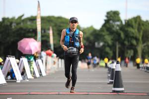 BIB: 01572
                            <button type="button" onclick="openModal(5128110)" class="btn btn-primary btn-sm float-right btn-popup" data-toggle="modal" data-target=".modal-high-quality">
                        <i class="fas fa-shopping-cart"></i> Add to Cart
                    </button>
                                            <button type="button" onclick="isThisMe(5128110, true)" class="btn btn-success btn-sm float-right btn-popup btn-isme hidden" data-toggle="tooltip" data-placement="bottom" title="นี่คือรูปของคุณใช่ไหม คลิกที่นี่เพื่อเอาเข้าอัลบั้ม">
                        <i class="fas fa-plus"></i> Add to album
                    </button>
                    <button type="button" onclick="isThisMe(5128110, false)" class="btn btn-warning btn-sm float-right btn-popup btn-isnotme hidden">
                        <i class="fas fa-ban"></i> Remove from album
                    </button>