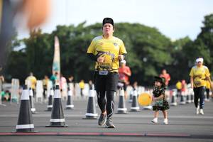 BIB: 1131
                            <button type="button" onclick="openModal(4976683)" class="btn btn-primary btn-sm float-right btn-popup" data-toggle="modal" data-target=".modal-high-quality">
                        <i class="fas fa-shopping-cart"></i> Add to Cart
                    </button>
                                            <button type="button" onclick="isThisMe(4976683, true)" class="btn btn-success btn-sm float-right btn-popup btn-isme hidden" data-toggle="tooltip" data-placement="bottom" title="นี่คือรูปของคุณใช่ไหม คลิกที่นี่เพื่อเอาเข้าอัลบั้ม">
                        <i class="fas fa-plus"></i> Add to album
                    </button>
                    <button type="button" onclick="isThisMe(4976683, false)" class="btn btn-warning btn-sm float-right btn-popup btn-isnotme hidden">
                        <i class="fas fa-ban"></i> Remove from album
                    </button>