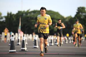BIB: 105
                            <button type="button" onclick="openModal(4953522)" class="btn btn-primary btn-sm float-right btn-popup" data-toggle="modal" data-target=".modal-high-quality">
                        <i class="fas fa-shopping-cart"></i> Add to Cart
                    </button>
                                            <button type="button" onclick="isThisMe(4953522, true)" class="btn btn-success btn-sm float-right btn-popup btn-isme hidden" data-toggle="tooltip" data-placement="bottom" title="นี่คือรูปของคุณใช่ไหม คลิกที่นี่เพื่อเอาเข้าอัลบั้ม">
                        <i class="fas fa-plus"></i> Add to album
                    </button>
                    <button type="button" onclick="isThisMe(4953522, false)" class="btn btn-warning btn-sm float-right btn-popup btn-isnotme hidden">
                        <i class="fas fa-ban"></i> Remove from album
                    </button>