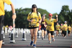 BIB: 0846
                            <button type="button" onclick="openModal(4969857)" class="btn btn-primary btn-sm float-right btn-popup" data-toggle="modal" data-target=".modal-high-quality">
                        <i class="fas fa-shopping-cart"></i> Add to Cart
                    </button>
                                            <button type="button" onclick="isThisMe(4969857, true)" class="btn btn-success btn-sm float-right btn-popup btn-isme hidden" data-toggle="tooltip" data-placement="bottom" title="นี่คือรูปของคุณใช่ไหม คลิกที่นี่เพื่อเอาเข้าอัลบั้ม">
                        <i class="fas fa-plus"></i> Add to album
                    </button>
                    <button type="button" onclick="isThisMe(4969857, false)" class="btn btn-warning btn-sm float-right btn-popup btn-isnotme hidden">
                        <i class="fas fa-ban"></i> Remove from album
                    </button>