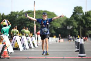 BIB: 916
                            <button type="button" onclick="openModal(5136740)" class="btn btn-primary btn-sm float-right btn-popup" data-toggle="modal" data-target=".modal-high-quality">
                        <i class="fas fa-shopping-cart"></i> Add to Cart
                    </button>
                                            <button type="button" onclick="isThisMe(5136740, true)" class="btn btn-success btn-sm float-right btn-popup btn-isme hidden" data-toggle="tooltip" data-placement="bottom" title="นี่คือรูปของคุณใช่ไหม คลิกที่นี่เพื่อเอาเข้าอัลบั้ม">
                        <i class="fas fa-plus"></i> Add to album
                    </button>
                    <button type="button" onclick="isThisMe(5136740, false)" class="btn btn-warning btn-sm float-right btn-popup btn-isnotme hidden">
                        <i class="fas fa-ban"></i> Remove from album
                    </button>