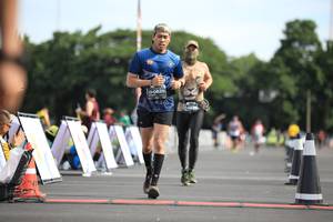 BIB: 829
                            <button type="button" onclick="openModal(5127696)" class="btn btn-primary btn-sm float-right btn-popup" data-toggle="modal" data-target=".modal-high-quality">
                        <i class="fas fa-shopping-cart"></i> Add to Cart
                    </button>
                                            <button type="button" onclick="isThisMe(5127696, true)" class="btn btn-success btn-sm float-right btn-popup btn-isme hidden" data-toggle="tooltip" data-placement="bottom" title="นี่คือรูปของคุณใช่ไหม คลิกที่นี่เพื่อเอาเข้าอัลบั้ม">
                        <i class="fas fa-plus"></i> Add to album
                    </button>
                    <button type="button" onclick="isThisMe(5127696, false)" class="btn btn-warning btn-sm float-right btn-popup btn-isnotme hidden">
                        <i class="fas fa-ban"></i> Remove from album
                    </button>