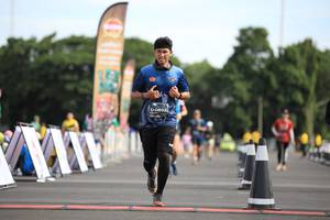 BIB: 0892
                            <button type="button" onclick="openModal(5125197)" class="btn btn-primary btn-sm float-right btn-popup" data-toggle="modal" data-target=".modal-high-quality">
                        <i class="fas fa-shopping-cart"></i> Add to Cart
                    </button>
                                            <button type="button" onclick="isThisMe(5125197, true)" class="btn btn-success btn-sm float-right btn-popup btn-isme hidden" data-toggle="tooltip" data-placement="bottom" title="นี่คือรูปของคุณใช่ไหม คลิกที่นี่เพื่อเอาเข้าอัลบั้ม">
                        <i class="fas fa-plus"></i> Add to album
                    </button>
                    <button type="button" onclick="isThisMe(5125197, false)" class="btn btn-warning btn-sm float-right btn-popup btn-isnotme hidden">
                        <i class="fas fa-ban"></i> Remove from album
                    </button>