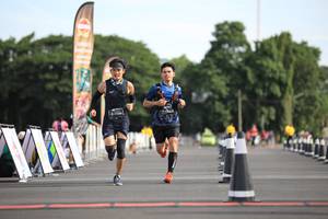 BIB: 106
                            <button type="button" onclick="openModal(5107867)" class="btn btn-primary btn-sm float-right btn-popup" data-toggle="modal" data-target=".modal-high-quality">
                        <i class="fas fa-shopping-cart"></i> Add to Cart
                    </button>
                                            <button type="button" onclick="isThisMe(5107867, true)" class="btn btn-success btn-sm float-right btn-popup btn-isme hidden" data-toggle="tooltip" data-placement="bottom" title="นี่คือรูปของคุณใช่ไหม คลิกที่นี่เพื่อเอาเข้าอัลบั้ม">
                        <i class="fas fa-plus"></i> Add to album
                    </button>
                    <button type="button" onclick="isThisMe(5107867, false)" class="btn btn-warning btn-sm float-right btn-popup btn-isnotme hidden">
                        <i class="fas fa-ban"></i> Remove from album
                    </button>