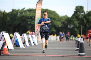 BIB: 0131
                            <button type="button" onclick="openModal(5126298)" class="btn btn-primary btn-sm float-right btn-popup" data-toggle="modal" data-target=".modal-high-quality">
                        <i class="fas fa-shopping-cart"></i> Add to Cart
                    </button>
                                            <button type="button" onclick="isThisMe(5126298, true)" class="btn btn-success btn-sm float-right btn-popup btn-isme hidden" data-toggle="tooltip" data-placement="bottom" title="นี่คือรูปของคุณใช่ไหม คลิกที่นี่เพื่อเอาเข้าอัลบั้ม">
                        <i class="fas fa-plus"></i> Add to album
                    </button>
                    <button type="button" onclick="isThisMe(5126298, false)" class="btn btn-warning btn-sm float-right btn-popup btn-isnotme hidden">
                        <i class="fas fa-ban"></i> Remove from album
                    </button>