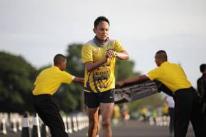 BIB: 1167
                            <button type="button" onclick="openModal(4947196)" class="btn btn-primary btn-sm float-right btn-popup" data-toggle="modal" data-target=".modal-high-quality">
                        <i class="fas fa-shopping-cart"></i> Add to Cart
                    </button>
                                            <button type="button" onclick="isThisMe(4947196, true)" class="btn btn-success btn-sm float-right btn-popup btn-isme hidden" data-toggle="tooltip" data-placement="bottom" title="นี่คือรูปของคุณใช่ไหม คลิกที่นี่เพื่อเอาเข้าอัลบั้ม">
                        <i class="fas fa-plus"></i> Add to album
                    </button>
                    <button type="button" onclick="isThisMe(4947196, false)" class="btn btn-warning btn-sm float-right btn-popup btn-isnotme hidden">
                        <i class="fas fa-ban"></i> Remove from album
                    </button>