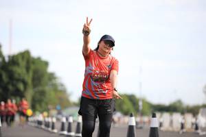 BIB: 01141
                            <button type="button" onclick="openModal(5097684)" class="btn btn-primary btn-sm float-right btn-popup" data-toggle="modal" data-target=".modal-high-quality">
                        <i class="fas fa-shopping-cart"></i> Add to Cart
                    </button>
                                            <button type="button" onclick="isThisMe(5097684, true)" class="btn btn-success btn-sm float-right btn-popup btn-isme hidden" data-toggle="tooltip" data-placement="bottom" title="นี่คือรูปของคุณใช่ไหม คลิกที่นี่เพื่อเอาเข้าอัลบั้ม">
                        <i class="fas fa-plus"></i> Add to album
                    </button>
                    <button type="button" onclick="isThisMe(5097684, false)" class="btn btn-warning btn-sm float-right btn-popup btn-isnotme hidden">
                        <i class="fas fa-ban"></i> Remove from album
                    </button>