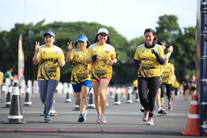 BIB: 1006, 743, 745, 0755
                            <button type="button" onclick="openModal(5072484)" class="btn btn-primary btn-sm float-right btn-popup" data-toggle="modal" data-target=".modal-high-quality">
                        <i class="fas fa-shopping-cart"></i> Add to Cart
                    </button>
                                            <button type="button" onclick="isThisMe(5072484, true)" class="btn btn-success btn-sm float-right btn-popup btn-isme hidden" data-toggle="tooltip" data-placement="bottom" title="นี่คือรูปของคุณใช่ไหม คลิกที่นี่เพื่อเอาเข้าอัลบั้ม">
                        <i class="fas fa-plus"></i> Add to album
                    </button>
                    <button type="button" onclick="isThisMe(5072484, false)" class="btn btn-warning btn-sm float-right btn-popup btn-isnotme hidden">
                        <i class="fas fa-ban"></i> Remove from album
                    </button>