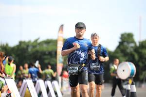 BIB: 533, 0827
                            <button type="button" onclick="openModal(5136913)" class="btn btn-primary btn-sm float-right btn-popup" data-toggle="modal" data-target=".modal-high-quality">
                        <i class="fas fa-shopping-cart"></i> Add to Cart
                    </button>
                                            <button type="button" onclick="isThisMe(5136913, true)" class="btn btn-success btn-sm float-right btn-popup btn-isme hidden" data-toggle="tooltip" data-placement="bottom" title="นี่คือรูปของคุณใช่ไหม คลิกที่นี่เพื่อเอาเข้าอัลบั้ม">
                        <i class="fas fa-plus"></i> Add to album
                    </button>
                    <button type="button" onclick="isThisMe(5136913, false)" class="btn btn-warning btn-sm float-right btn-popup btn-isnotme hidden">
                        <i class="fas fa-ban"></i> Remove from album
                    </button>