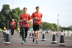 BIB: 6271, 0272
                            <button type="button" onclick="openModal(5097981)" class="btn btn-primary btn-sm float-right btn-popup" data-toggle="modal" data-target=".modal-high-quality">
                        <i class="fas fa-shopping-cart"></i> Add to Cart
                    </button>
                                            <button type="button" onclick="isThisMe(5097981, true)" class="btn btn-success btn-sm float-right btn-popup btn-isme hidden" data-toggle="tooltip" data-placement="bottom" title="นี่คือรูปของคุณใช่ไหม คลิกที่นี่เพื่อเอาเข้าอัลบั้ม">
                        <i class="fas fa-plus"></i> Add to album
                    </button>
                    <button type="button" onclick="isThisMe(5097981, false)" class="btn btn-warning btn-sm float-right btn-popup btn-isnotme hidden">
                        <i class="fas fa-ban"></i> Remove from album
                    </button>