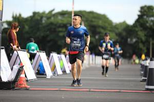 BIB: 964
                            <button type="button" onclick="openModal(5123635)" class="btn btn-primary btn-sm float-right btn-popup" data-toggle="modal" data-target=".modal-high-quality">
                        <i class="fas fa-shopping-cart"></i> Add to Cart
                    </button>
                                            <button type="button" onclick="isThisMe(5123635, true)" class="btn btn-success btn-sm float-right btn-popup btn-isme hidden" data-toggle="tooltip" data-placement="bottom" title="นี่คือรูปของคุณใช่ไหม คลิกที่นี่เพื่อเอาเข้าอัลบั้ม">
                        <i class="fas fa-plus"></i> Add to album
                    </button>
                    <button type="button" onclick="isThisMe(5123635, false)" class="btn btn-warning btn-sm float-right btn-popup btn-isnotme hidden">
                        <i class="fas fa-ban"></i> Remove from album
                    </button>