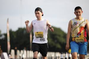 BIB: 0633, 1208
                            <button type="button" onclick="openModal(4947155)" class="btn btn-primary btn-sm float-right btn-popup" data-toggle="modal" data-target=".modal-high-quality">
                        <i class="fas fa-shopping-cart"></i> Add to Cart
                    </button>
                                            <button type="button" onclick="isThisMe(4947155, true)" class="btn btn-success btn-sm float-right btn-popup btn-isme hidden" data-toggle="tooltip" data-placement="bottom" title="นี่คือรูปของคุณใช่ไหม คลิกที่นี่เพื่อเอาเข้าอัลบั้ม">
                        <i class="fas fa-plus"></i> Add to album
                    </button>
                    <button type="button" onclick="isThisMe(4947155, false)" class="btn btn-warning btn-sm float-right btn-popup btn-isnotme hidden">
                        <i class="fas fa-ban"></i> Remove from album
                    </button>