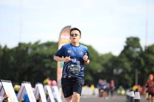 BIB: 0131
                            <button type="button" onclick="openModal(5126323)" class="btn btn-primary btn-sm float-right btn-popup" data-toggle="modal" data-target=".modal-high-quality">
                        <i class="fas fa-shopping-cart"></i> Add to Cart
                    </button>
                                            <button type="button" onclick="isThisMe(5126323, true)" class="btn btn-success btn-sm float-right btn-popup btn-isme hidden" data-toggle="tooltip" data-placement="bottom" title="นี่คือรูปของคุณใช่ไหม คลิกที่นี่เพื่อเอาเข้าอัลบั้ม">
                        <i class="fas fa-plus"></i> Add to album
                    </button>
                    <button type="button" onclick="isThisMe(5126323, false)" class="btn btn-warning btn-sm float-right btn-popup btn-isnotme hidden">
                        <i class="fas fa-ban"></i> Remove from album
                    </button>