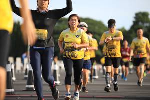 BIB: 0383, 082
                            <button type="button" onclick="openModal(4960880)" class="btn btn-primary btn-sm float-right btn-popup" data-toggle="modal" data-target=".modal-high-quality">
                        <i class="fas fa-shopping-cart"></i> Add to Cart
                    </button>
                                            <button type="button" onclick="isThisMe(4960880, true)" class="btn btn-success btn-sm float-right btn-popup btn-isme hidden" data-toggle="tooltip" data-placement="bottom" title="นี่คือรูปของคุณใช่ไหม คลิกที่นี่เพื่อเอาเข้าอัลบั้ม">
                        <i class="fas fa-plus"></i> Add to album
                    </button>
                    <button type="button" onclick="isThisMe(4960880, false)" class="btn btn-warning btn-sm float-right btn-popup btn-isnotme hidden">
                        <i class="fas fa-ban"></i> Remove from album
                    </button>