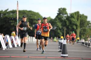 BIB: 1083
                            <button type="button" onclick="openModal(5102096)" class="btn btn-primary btn-sm float-right btn-popup" data-toggle="modal" data-target=".modal-high-quality">
                        <i class="fas fa-shopping-cart"></i> Add to Cart
                    </button>
                                            <button type="button" onclick="isThisMe(5102096, true)" class="btn btn-success btn-sm float-right btn-popup btn-isme hidden" data-toggle="tooltip" data-placement="bottom" title="นี่คือรูปของคุณใช่ไหม คลิกที่นี่เพื่อเอาเข้าอัลบั้ม">
                        <i class="fas fa-plus"></i> Add to album
                    </button>
                    <button type="button" onclick="isThisMe(5102096, false)" class="btn btn-warning btn-sm float-right btn-popup btn-isnotme hidden">
                        <i class="fas fa-ban"></i> Remove from album
                    </button>