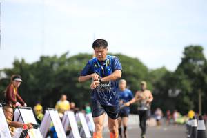 BIB: 554
                            <button type="button" onclick="openModal(5127673)" class="btn btn-primary btn-sm float-right btn-popup" data-toggle="modal" data-target=".modal-high-quality">
                        <i class="fas fa-shopping-cart"></i> Add to Cart
                    </button>
                                            <button type="button" onclick="isThisMe(5127673, true)" class="btn btn-success btn-sm float-right btn-popup btn-isme hidden" data-toggle="tooltip" data-placement="bottom" title="นี่คือรูปของคุณใช่ไหม คลิกที่นี่เพื่อเอาเข้าอัลบั้ม">
                        <i class="fas fa-plus"></i> Add to album
                    </button>
                    <button type="button" onclick="isThisMe(5127673, false)" class="btn btn-warning btn-sm float-right btn-popup btn-isnotme hidden">
                        <i class="fas fa-ban"></i> Remove from album
                    </button>