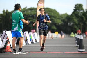 BIB: 0426, 
                            <button type="button" onclick="openModal(5107324)" class="btn btn-primary btn-sm float-right btn-popup" data-toggle="modal" data-target=".modal-high-quality">
                        <i class="fas fa-shopping-cart"></i> Add to Cart
                    </button>
                                            <button type="button" onclick="isThisMe(5107324, true)" class="btn btn-success btn-sm float-right btn-popup btn-isme hidden" data-toggle="tooltip" data-placement="bottom" title="นี่คือรูปของคุณใช่ไหม คลิกที่นี่เพื่อเอาเข้าอัลบั้ม">
                        <i class="fas fa-plus"></i> Add to album
                    </button>
                    <button type="button" onclick="isThisMe(5107324, false)" class="btn btn-warning btn-sm float-right btn-popup btn-isnotme hidden">
                        <i class="fas fa-ban"></i> Remove from album
                    </button>