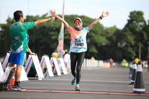 BIB: 0201
                            <button type="button" onclick="openModal(5100682)" class="btn btn-primary btn-sm float-right btn-popup" data-toggle="modal" data-target=".modal-high-quality">
                        <i class="fas fa-shopping-cart"></i> Add to Cart
                    </button>
                                            <button type="button" onclick="isThisMe(5100682, true)" class="btn btn-success btn-sm float-right btn-popup btn-isme hidden" data-toggle="tooltip" data-placement="bottom" title="นี่คือรูปของคุณใช่ไหม คลิกที่นี่เพื่อเอาเข้าอัลบั้ม">
                        <i class="fas fa-plus"></i> Add to album
                    </button>
                    <button type="button" onclick="isThisMe(5100682, false)" class="btn btn-warning btn-sm float-right btn-popup btn-isnotme hidden">
                        <i class="fas fa-ban"></i> Remove from album
                    </button>