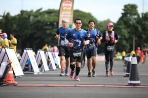 BIB: 709
                            <button type="button" onclick="openModal(5126370)" class="btn btn-primary btn-sm float-right btn-popup" data-toggle="modal" data-target=".modal-high-quality">
                        <i class="fas fa-shopping-cart"></i> Add to Cart
                    </button>
                                            <button type="button" onclick="isThisMe(5126370, true)" class="btn btn-success btn-sm float-right btn-popup btn-isme hidden" data-toggle="tooltip" data-placement="bottom" title="นี่คือรูปของคุณใช่ไหม คลิกที่นี่เพื่อเอาเข้าอัลบั้ม">
                        <i class="fas fa-plus"></i> Add to album
                    </button>
                    <button type="button" onclick="isThisMe(5126370, false)" class="btn btn-warning btn-sm float-right btn-popup btn-isnotme hidden">
                        <i class="fas fa-ban"></i> Remove from album
                    </button>