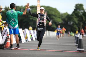 BIB: 814
                            <button type="button" onclick="openModal(5103360)" class="btn btn-primary btn-sm float-right btn-popup" data-toggle="modal" data-target=".modal-high-quality">
                        <i class="fas fa-shopping-cart"></i> Add to Cart
                    </button>
                                            <button type="button" onclick="isThisMe(5103360, true)" class="btn btn-success btn-sm float-right btn-popup btn-isme hidden" data-toggle="tooltip" data-placement="bottom" title="นี่คือรูปของคุณใช่ไหม คลิกที่นี่เพื่อเอาเข้าอัลบั้ม">
                        <i class="fas fa-plus"></i> Add to album
                    </button>
                    <button type="button" onclick="isThisMe(5103360, false)" class="btn btn-warning btn-sm float-right btn-popup btn-isnotme hidden">
                        <i class="fas fa-ban"></i> Remove from album
                    </button>