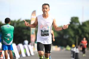 BIB: 0304
                            <button type="button" onclick="openModal(5098264)" class="btn btn-primary btn-sm float-right btn-popup" data-toggle="modal" data-target=".modal-high-quality">
                        <i class="fas fa-shopping-cart"></i> Add to Cart
                    </button>
                                            <button type="button" onclick="isThisMe(5098264, true)" class="btn btn-success btn-sm float-right btn-popup btn-isme hidden" data-toggle="tooltip" data-placement="bottom" title="นี่คือรูปของคุณใช่ไหม คลิกที่นี่เพื่อเอาเข้าอัลบั้ม">
                        <i class="fas fa-plus"></i> Add to album
                    </button>
                    <button type="button" onclick="isThisMe(5098264, false)" class="btn btn-warning btn-sm float-right btn-popup btn-isnotme hidden">
                        <i class="fas fa-ban"></i> Remove from album
                    </button>