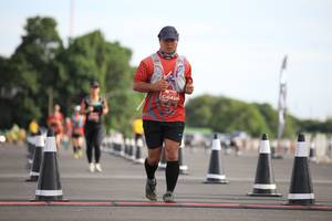 BIB: 0433
                            <button type="button" onclick="openModal(5098538)" class="btn btn-primary btn-sm float-right btn-popup" data-toggle="modal" data-target=".modal-high-quality">
                        <i class="fas fa-shopping-cart"></i> Add to Cart
                    </button>
                                            <button type="button" onclick="isThisMe(5098538, true)" class="btn btn-success btn-sm float-right btn-popup btn-isme hidden" data-toggle="tooltip" data-placement="bottom" title="นี่คือรูปของคุณใช่ไหม คลิกที่นี่เพื่อเอาเข้าอัลบั้ม">
                        <i class="fas fa-plus"></i> Add to album
                    </button>
                    <button type="button" onclick="isThisMe(5098538, false)" class="btn btn-warning btn-sm float-right btn-popup btn-isnotme hidden">
                        <i class="fas fa-ban"></i> Remove from album
                    </button>