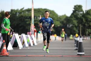 BIB: 0774, 
                            <button type="button" onclick="openModal(5105064)" class="btn btn-primary btn-sm float-right btn-popup" data-toggle="modal" data-target=".modal-high-quality">
                        <i class="fas fa-shopping-cart"></i> Add to Cart
                    </button>
                                            <button type="button" onclick="isThisMe(5105064, true)" class="btn btn-success btn-sm float-right btn-popup btn-isme hidden" data-toggle="tooltip" data-placement="bottom" title="นี่คือรูปของคุณใช่ไหม คลิกที่นี่เพื่อเอาเข้าอัลบั้ม">
                        <i class="fas fa-plus"></i> Add to album
                    </button>
                    <button type="button" onclick="isThisMe(5105064, false)" class="btn btn-warning btn-sm float-right btn-popup btn-isnotme hidden">
                        <i class="fas fa-ban"></i> Remove from album
                    </button>