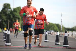 BIB: 0364, 0274
                            <button type="button" onclick="openModal(5108894)" class="btn btn-primary btn-sm float-right btn-popup" data-toggle="modal" data-target=".modal-high-quality">
                        <i class="fas fa-shopping-cart"></i> Add to Cart
                    </button>
                                            <button type="button" onclick="isThisMe(5108894, true)" class="btn btn-success btn-sm float-right btn-popup btn-isme hidden" data-toggle="tooltip" data-placement="bottom" title="นี่คือรูปของคุณใช่ไหม คลิกที่นี่เพื่อเอาเข้าอัลบั้ม">
                        <i class="fas fa-plus"></i> Add to album
                    </button>
                    <button type="button" onclick="isThisMe(5108894, false)" class="btn btn-warning btn-sm float-right btn-popup btn-isnotme hidden">
                        <i class="fas fa-ban"></i> Remove from album
                    </button>