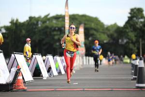 BIB: 070
                            <button type="button" onclick="openModal(5109015)" class="btn btn-primary btn-sm float-right btn-popup" data-toggle="modal" data-target=".modal-high-quality">
                        <i class="fas fa-shopping-cart"></i> Add to Cart
                    </button>
                                            <button type="button" onclick="isThisMe(5109015, true)" class="btn btn-success btn-sm float-right btn-popup btn-isme hidden" data-toggle="tooltip" data-placement="bottom" title="นี่คือรูปของคุณใช่ไหม คลิกที่นี่เพื่อเอาเข้าอัลบั้ม">
                        <i class="fas fa-plus"></i> Add to album
                    </button>
                    <button type="button" onclick="isThisMe(5109015, false)" class="btn btn-warning btn-sm float-right btn-popup btn-isnotme hidden">
                        <i class="fas fa-ban"></i> Remove from album
                    </button>