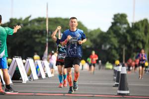 BIB: 0690
                            <button type="button" onclick="openModal(5102755)" class="btn btn-primary btn-sm float-right btn-popup" data-toggle="modal" data-target=".modal-high-quality">
                        <i class="fas fa-shopping-cart"></i> Add to Cart
                    </button>
                                            <button type="button" onclick="isThisMe(5102755, true)" class="btn btn-success btn-sm float-right btn-popup btn-isme hidden" data-toggle="tooltip" data-placement="bottom" title="นี่คือรูปของคุณใช่ไหม คลิกที่นี่เพื่อเอาเข้าอัลบั้ม">
                        <i class="fas fa-plus"></i> Add to album
                    </button>
                    <button type="button" onclick="isThisMe(5102755, false)" class="btn btn-warning btn-sm float-right btn-popup btn-isnotme hidden">
                        <i class="fas fa-ban"></i> Remove from album
                    </button>