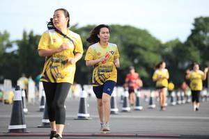 BIB: 0992, 0039
                            <button type="button" onclick="openModal(5082074)" class="btn btn-primary btn-sm float-right btn-popup" data-toggle="modal" data-target=".modal-high-quality">
                        <i class="fas fa-shopping-cart"></i> Add to Cart
                    </button>
                                            <button type="button" onclick="isThisMe(5082074, true)" class="btn btn-success btn-sm float-right btn-popup btn-isme hidden" data-toggle="tooltip" data-placement="bottom" title="นี่คือรูปของคุณใช่ไหม คลิกที่นี่เพื่อเอาเข้าอัลบั้ม">
                        <i class="fas fa-plus"></i> Add to album
                    </button>
                    <button type="button" onclick="isThisMe(5082074, false)" class="btn btn-warning btn-sm float-right btn-popup btn-isnotme hidden">
                        <i class="fas fa-ban"></i> Remove from album
                    </button>
