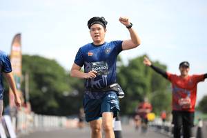 BIB: 0450, 
                            <button type="button" onclick="openModal(5127942)" class="btn btn-primary btn-sm float-right btn-popup" data-toggle="modal" data-target=".modal-high-quality">
                        <i class="fas fa-shopping-cart"></i> Add to Cart
                    </button>
                                            <button type="button" onclick="isThisMe(5127942, true)" class="btn btn-success btn-sm float-right btn-popup btn-isme hidden" data-toggle="tooltip" data-placement="bottom" title="นี่คือรูปของคุณใช่ไหม คลิกที่นี่เพื่อเอาเข้าอัลบั้ม">
                        <i class="fas fa-plus"></i> Add to album
                    </button>
                    <button type="button" onclick="isThisMe(5127942, false)" class="btn btn-warning btn-sm float-right btn-popup btn-isnotme hidden">
                        <i class="fas fa-ban"></i> Remove from album
                    </button>