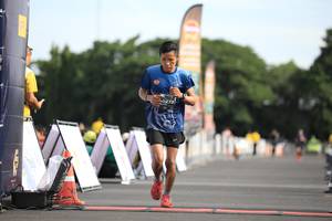 BIB: 0272
                            <button type="button" onclick="openModal(5107498)" class="btn btn-primary btn-sm float-right btn-popup" data-toggle="modal" data-target=".modal-high-quality">
                        <i class="fas fa-shopping-cart"></i> Add to Cart
                    </button>
                                            <button type="button" onclick="isThisMe(5107498, true)" class="btn btn-success btn-sm float-right btn-popup btn-isme hidden" data-toggle="tooltip" data-placement="bottom" title="นี่คือรูปของคุณใช่ไหม คลิกที่นี่เพื่อเอาเข้าอัลบั้ม">
                        <i class="fas fa-plus"></i> Add to album
                    </button>
                    <button type="button" onclick="isThisMe(5107498, false)" class="btn btn-warning btn-sm float-right btn-popup btn-isnotme hidden">
                        <i class="fas fa-ban"></i> Remove from album
                    </button>