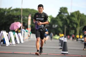 BIB: 0818
                            <button type="button" onclick="openModal(5127993)" class="btn btn-primary btn-sm float-right btn-popup" data-toggle="modal" data-target=".modal-high-quality">
                        <i class="fas fa-shopping-cart"></i> Add to Cart
                    </button>
                                            <button type="button" onclick="isThisMe(5127993, true)" class="btn btn-success btn-sm float-right btn-popup btn-isme hidden" data-toggle="tooltip" data-placement="bottom" title="นี่คือรูปของคุณใช่ไหม คลิกที่นี่เพื่อเอาเข้าอัลบั้ม">
                        <i class="fas fa-plus"></i> Add to album
                    </button>
                    <button type="button" onclick="isThisMe(5127993, false)" class="btn btn-warning btn-sm float-right btn-popup btn-isnotme hidden">
                        <i class="fas fa-ban"></i> Remove from album
                    </button>