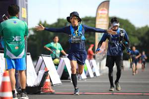 BIB: 60831
                            <button type="button" onclick="openModal(5105494)" class="btn btn-primary btn-sm float-right btn-popup" data-toggle="modal" data-target=".modal-high-quality">
                        <i class="fas fa-shopping-cart"></i> Add to Cart
                    </button>
                                            <button type="button" onclick="isThisMe(5105494, true)" class="btn btn-success btn-sm float-right btn-popup btn-isme hidden" data-toggle="tooltip" data-placement="bottom" title="นี่คือรูปของคุณใช่ไหม คลิกที่นี่เพื่อเอาเข้าอัลบั้ม">
                        <i class="fas fa-plus"></i> Add to album
                    </button>
                    <button type="button" onclick="isThisMe(5105494, false)" class="btn btn-warning btn-sm float-right btn-popup btn-isnotme hidden">
                        <i class="fas fa-ban"></i> Remove from album
                    </button>