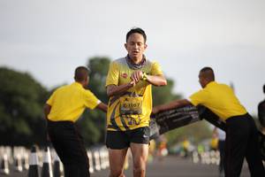 BIB: 1167
                            <button type="button" onclick="openModal(4947202)" class="btn btn-primary btn-sm float-right btn-popup" data-toggle="modal" data-target=".modal-high-quality">
                        <i class="fas fa-shopping-cart"></i> Add to Cart
                    </button>
                                            <button type="button" onclick="isThisMe(4947202, true)" class="btn btn-success btn-sm float-right btn-popup btn-isme hidden" data-toggle="tooltip" data-placement="bottom" title="นี่คือรูปของคุณใช่ไหม คลิกที่นี่เพื่อเอาเข้าอัลบั้ม">
                        <i class="fas fa-plus"></i> Add to album
                    </button>
                    <button type="button" onclick="isThisMe(4947202, false)" class="btn btn-warning btn-sm float-right btn-popup btn-isnotme hidden">
                        <i class="fas fa-ban"></i> Remove from album
                    </button>