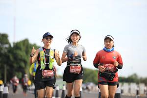 BIB: 0173, 0335, 0326
                            <button type="button" onclick="openModal(5119897)" class="btn btn-primary btn-sm float-right btn-popup" data-toggle="modal" data-target=".modal-high-quality">
                        <i class="fas fa-shopping-cart"></i> Add to Cart
                    </button>
                                            <button type="button" onclick="isThisMe(5119897, true)" class="btn btn-success btn-sm float-right btn-popup btn-isme hidden" data-toggle="tooltip" data-placement="bottom" title="นี่คือรูปของคุณใช่ไหม คลิกที่นี่เพื่อเอาเข้าอัลบั้ม">
                        <i class="fas fa-plus"></i> Add to album
                    </button>
                    <button type="button" onclick="isThisMe(5119897, false)" class="btn btn-warning btn-sm float-right btn-popup btn-isnotme hidden">
                        <i class="fas fa-ban"></i> Remove from album
                    </button>