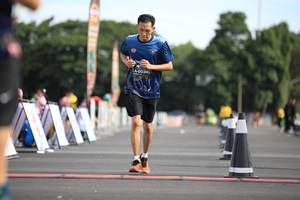 BIB: 0039
                            <button type="button" onclick="openModal(5125954)" class="btn btn-primary btn-sm float-right btn-popup" data-toggle="modal" data-target=".modal-high-quality">
                        <i class="fas fa-shopping-cart"></i> Add to Cart
                    </button>
                                            <button type="button" onclick="isThisMe(5125954, true)" class="btn btn-success btn-sm float-right btn-popup btn-isme hidden" data-toggle="tooltip" data-placement="bottom" title="นี่คือรูปของคุณใช่ไหม คลิกที่นี่เพื่อเอาเข้าอัลบั้ม">
                        <i class="fas fa-plus"></i> Add to album
                    </button>
                    <button type="button" onclick="isThisMe(5125954, false)" class="btn btn-warning btn-sm float-right btn-popup btn-isnotme hidden">
                        <i class="fas fa-ban"></i> Remove from album
                    </button>