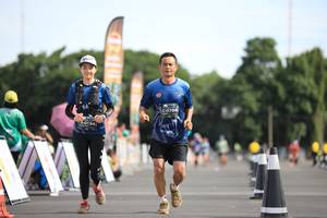 BIB: 704, 0134
                            <button type="button" onclick="openModal(5136446)" class="btn btn-primary btn-sm float-right btn-popup" data-toggle="modal" data-target=".modal-high-quality">
                        <i class="fas fa-shopping-cart"></i> Add to Cart
                    </button>
                                            <button type="button" onclick="isThisMe(5136446, true)" class="btn btn-success btn-sm float-right btn-popup btn-isme hidden" data-toggle="tooltip" data-placement="bottom" title="นี่คือรูปของคุณใช่ไหม คลิกที่นี่เพื่อเอาเข้าอัลบั้ม">
                        <i class="fas fa-plus"></i> Add to album
                    </button>
                    <button type="button" onclick="isThisMe(5136446, false)" class="btn btn-warning btn-sm float-right btn-popup btn-isnotme hidden">
                        <i class="fas fa-ban"></i> Remove from album
                    </button>